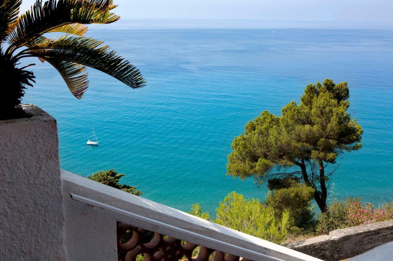 Le Calandre Bed & Breakfast Ventimiglia Exterior photo